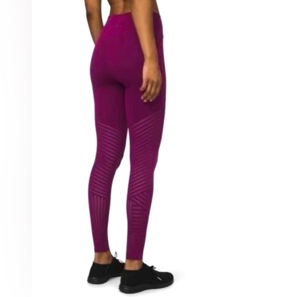 🌸Used Lululemon Reveal Tight *Mesh Stripes
Marvel- IN EXCELLENT CONDITION